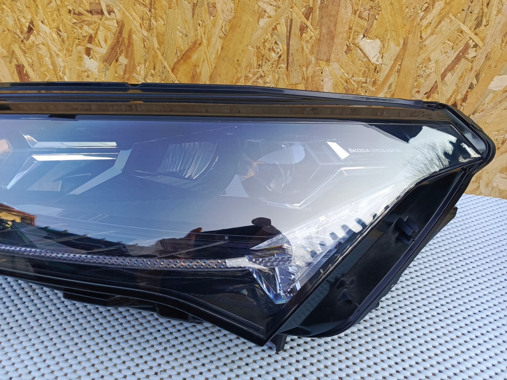 Frontscheinwerfer Skoda Enyaq 5LB941015A Full LED Links Scheinwerfer Headlight