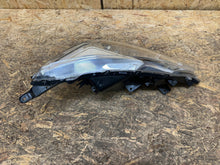 Laden Sie das Bild in den Galerie-Viewer, Frontscheinwerfer Mitsubishi I 8301D445 FALSE Scheinwerfer Headlight SCH8905625518ue
