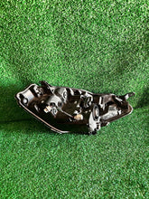 Load image into Gallery viewer, Frontscheinwerfer Toyota Yaris Rechts Scheinwerfer Headlight