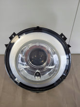Laden Sie das Bild in den Galerie-Viewer, Frontscheinwerfer Mercedes-Benz W463 Xenon Ein Stück (Rechts oder Links) SCH7736233553ye