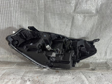Load image into Gallery viewer, Frontscheinwerfer Toyota Yaris Rechts Scheinwerfer Headlight