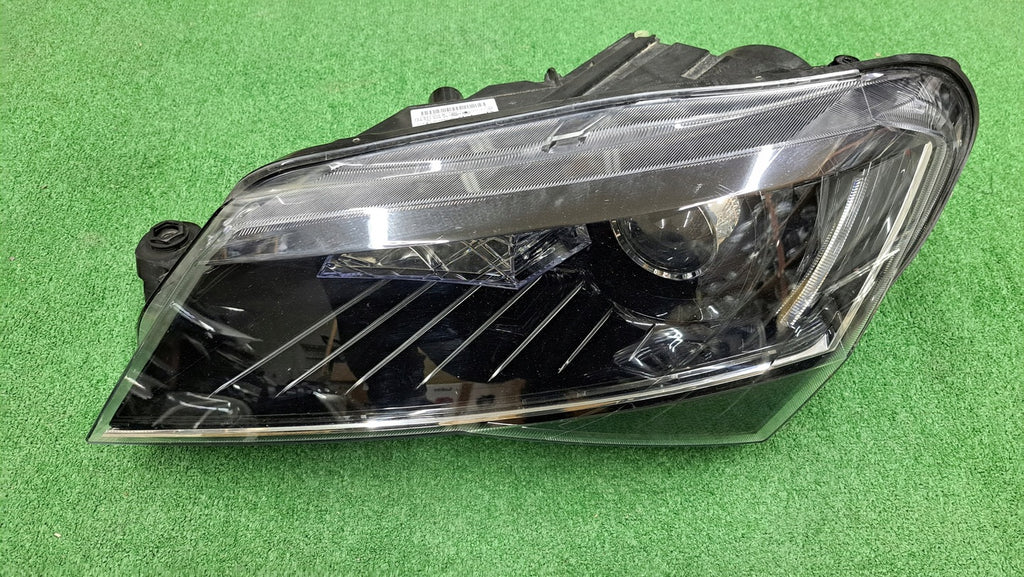 Frontscheinwerfer Skoda Superb III 3V1941015B Xenon Links Scheinwerfer Headlight