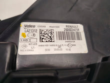 Laden Sie das Bild in den Galerie-Viewer, Frontscheinwerfer Dacia Duster 260602465R LED Links Scheinwerfer Headlight