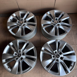 4x Alufelge 18 Zoll 7.0