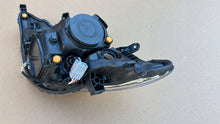 Laden Sie das Bild in den Galerie-Viewer, Frontscheinwerfer Toyota Auris 81130-02J61 LED Rechts Scheinwerfer Headlight SCH1210396123om