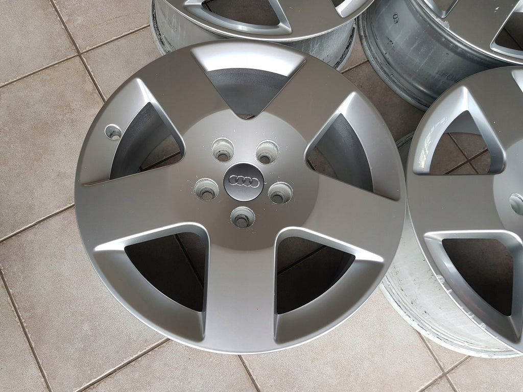 4x Alufelge 17 Zoll 7.5" 5x112 56ET Glanz Silber 8P0601025 Audi A3 Rim Wheel