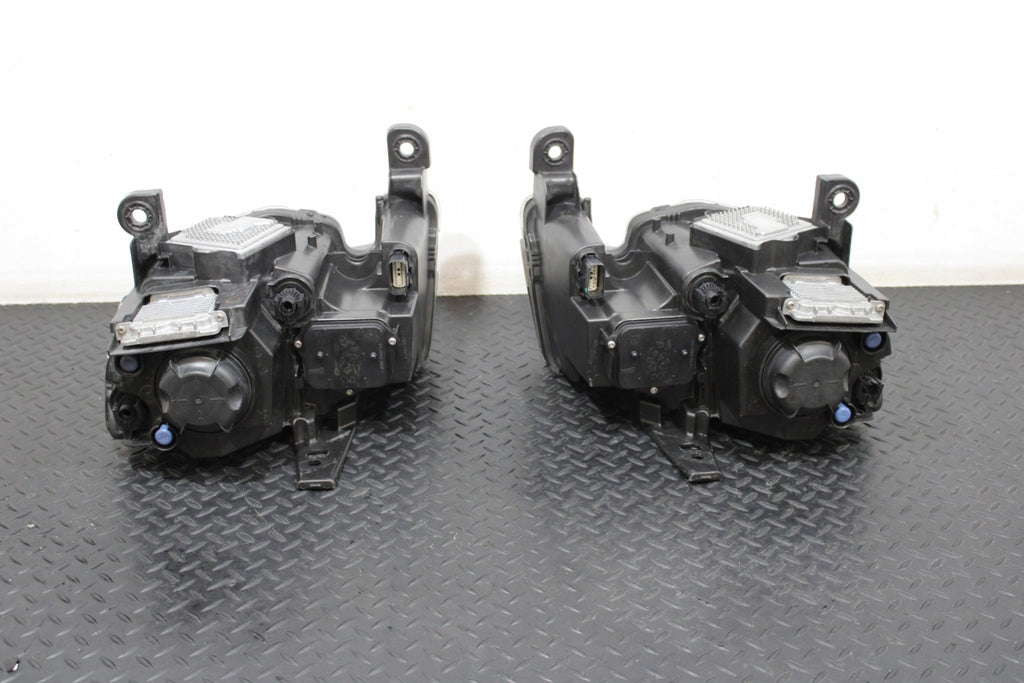 Frontscheinwerfer Jeep Grand Cherokee Wk2 68111034AD 68111035AD Ein Satz SCH9542537335ji