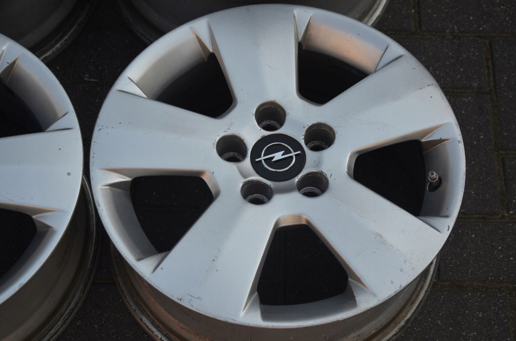 4x Alufelge 16 Zoll 6.5" 5x110 41ET Opel Astra H Zafira B Meriva Rim Wheel FEL7661163827bs