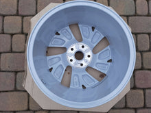 Laden Sie das Bild in den Galerie-Viewer, 1x Alufelge 17 Zoll 7.5" 5x112 51ET Silber 5H0601025 VW Golf Rim Wheel FEL9141309233cu