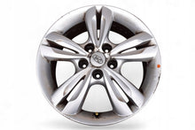 Laden Sie das Bild in den Galerie-Viewer, 1x Alufelge 17 Zoll 6.5" 5x114.3 48ET Glanz Silber 52910-2Y400 Hyundai Ix35 FEL8149202365qf