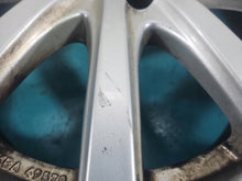 Load image into Gallery viewer, 1x Alufelge 17 Zoll 7.0" 5x114.3 45ET Silber Hyundai I I40 Rim Wheel FEL6604194770vv