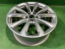 Laden Sie das Bild in den Galerie-Viewer, 1x Alufelge 17 Zoll 8.0" 5x112 40ET 8B3601025D Audi A5 Rim Wheel FEL1867893510eo
