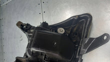 Laden Sie das Bild in den Galerie-Viewer, Frontscheinwerfer Toyota Avensis Links Scheinwerfer Headlight SCH7130684340rj