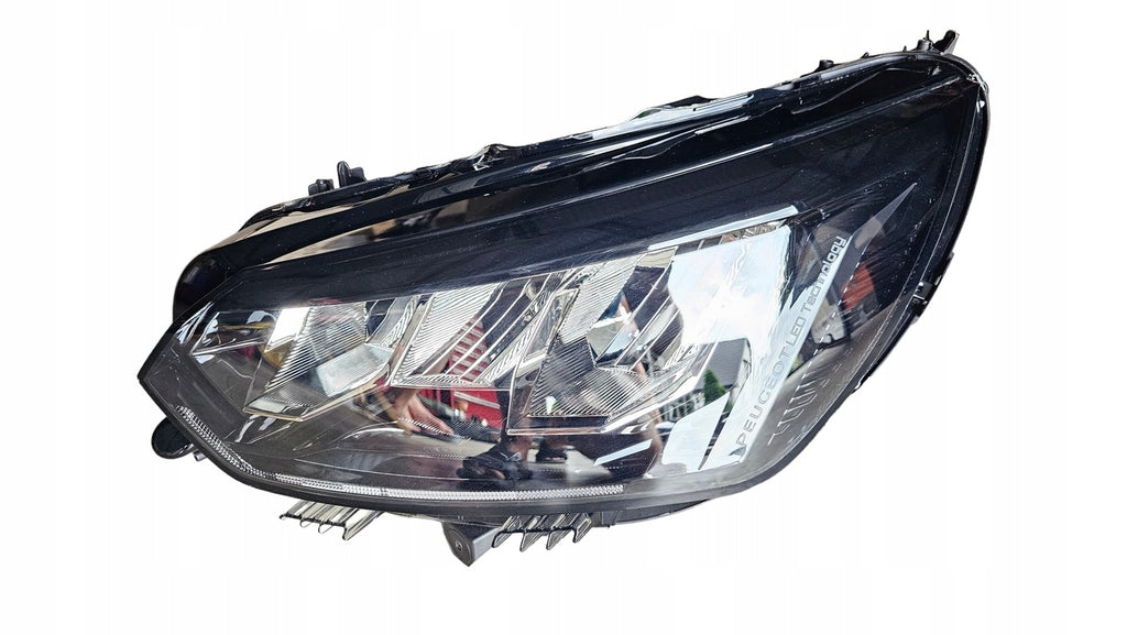 Frontscheinwerfer Peugeot 208 II 9833036180 LED Ein Stück (Rechts oder Links)