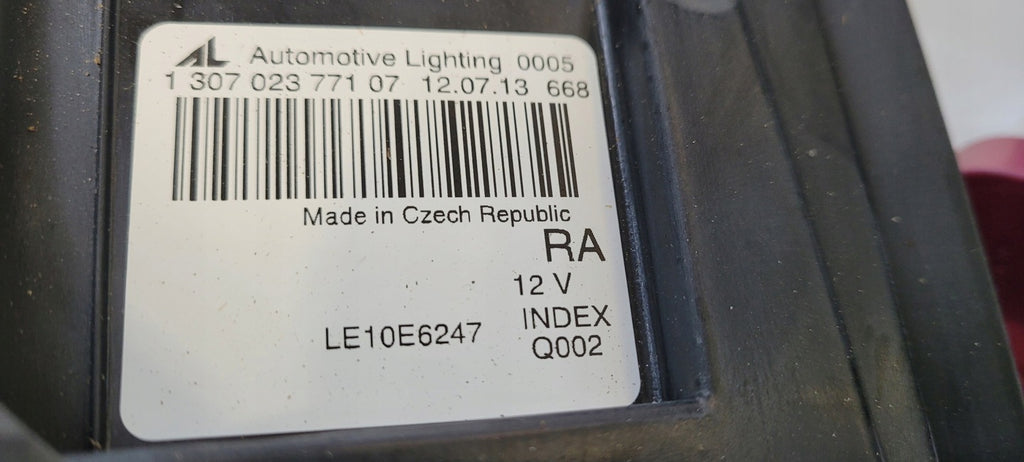 Frontscheinwerfer Mercedes-Benz W246 LE10E6247 LED Ein Stück (Rechts oder Links)