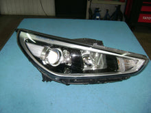 Laden Sie das Bild in den Galerie-Viewer, Frontscheinwerfer Hyundai I30 Rechts Scheinwerfer Headlight