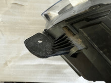 Load image into Gallery viewer, Frontscheinwerfer Citroën Jumper Zafira A Vivaro 9808567680 Rechts Headlight