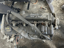 Laden Sie das Bild in den Galerie-Viewer, Motor Kia Sorento I D4CB 2.5 CRDI 170PS 125kW 2002 Diesel Engine Unkomplett