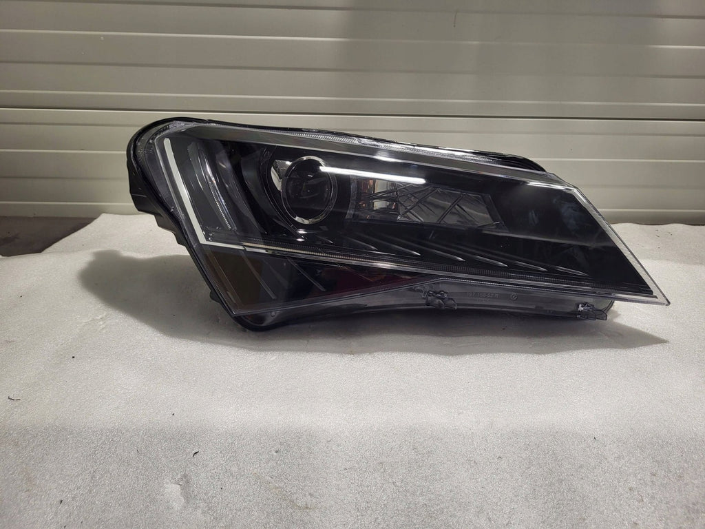 Frontscheinwerfer Skoda Superb 3V1941016A Xenon Rechts Scheinwerfer Headlight SCH8124537248jf