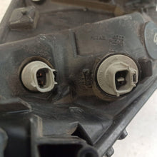 Laden Sie das Bild in den Galerie-Viewer, Frontscheinwerfer Toyota Prius Rechts Scheinwerfer Headlight SCH5742831397wq