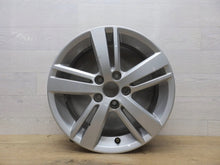 Laden Sie das Bild in den Galerie-Viewer, 1x Alufelge 15 Zoll 6.0&quot; 5x100 40ET 6R0601025AC VW Polo Rim Wheel