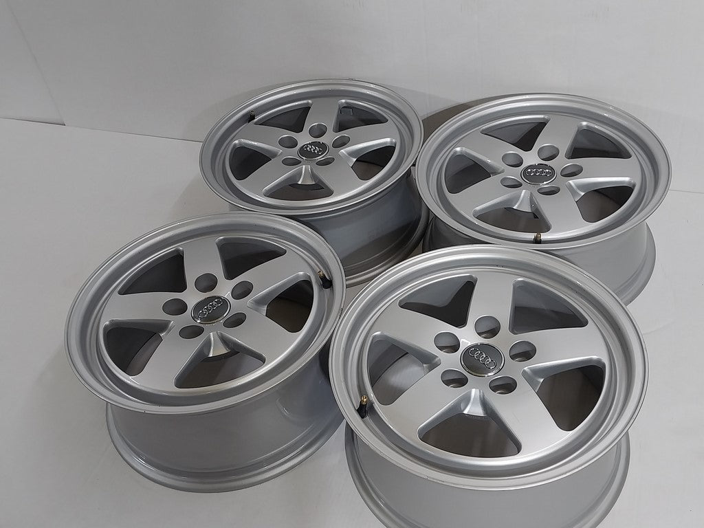 4x Alufelge 16 Zoll 7.0" 5x112 35ET Glanz Silber 8W0601025 Audi Rim Wheel