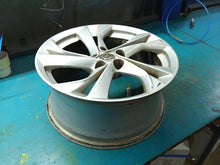 Load image into Gallery viewer, 1x Alufelge 17 Zoll 7.5" 5x105 44ET Silber Opel Astra Rim Wheel FEL9907109530dm