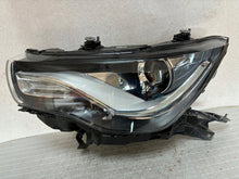 Laden Sie das Bild in den Galerie-Viewer, Frontscheinwerfer Audi A1 8X0941005 Xenon Links Scheinwerfer Headlight SCH7113975977lz