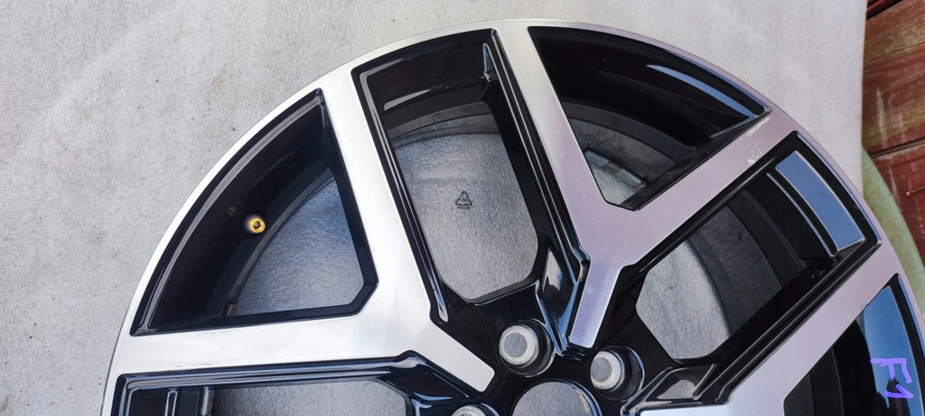 1x Alufelge 18 Zoll 7.0" 5x100 47ET Glanz Schwarz 6F9601025B Seat Arona FEL7025294056dk