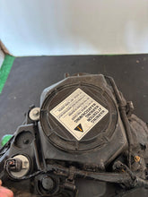 Laden Sie das Bild in den Galerie-Viewer, Frontscheinwerfer Honda Crv Xenon Rechts Scheinwerfer Headlight