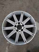 Load image into Gallery viewer, 1x Alufelge 17 Zoll 7.5&quot; 5x112 42ET Glanz A1724011402 Mercedes-Benz Slc Slk