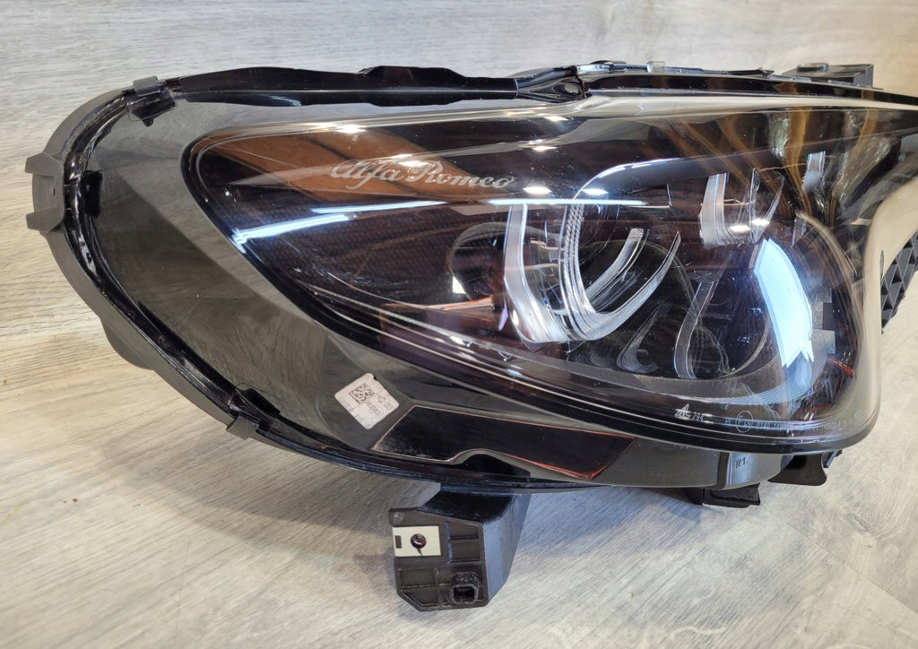 Frontscheinwerfer Alfa Romeo Stelvio 00505770520 Rechts Scheinwerfer Headlight SCH4522460613cy