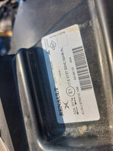 Laden Sie das Bild in den Galerie-Viewer, Frontscheinwerfer Dacia Duster 260107466R Rechts Scheinwerfer Headlight