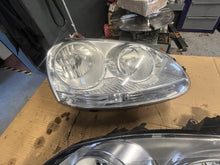 Laden Sie das Bild in den Galerie-Viewer, Frontscheinwerfer VW Golf V 1K6941006N Ein Satz Scheinwerfer Headlight SCH2557541437fg