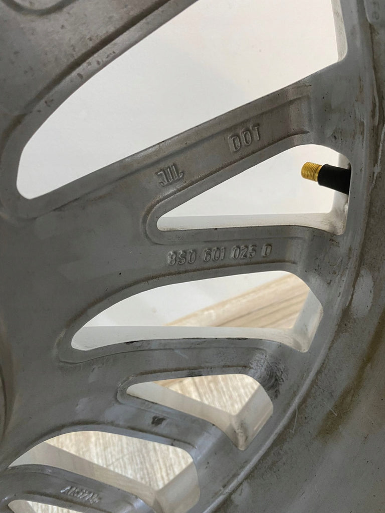 1x Alufelge 18 Zoll 8.5" 5x112 50ET Glanz Silber 8S0601025D Audi Tt Rim Wheel FEL4830282912vi