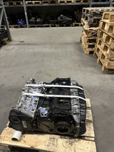 Laden Sie das Bild in den Galerie-Viewer, Motor VW Jetta CPLA 2.0 TSI 155kW 61TKm 2016 Benzin Engine Unkomplett