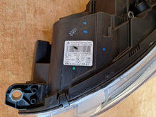 Laden Sie das Bild in den Galerie-Viewer, Frontscheinwerfer Mercedes-Benz W204 A2048208961 Xenon Links Headlight SCH9618548509eb