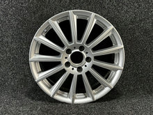 Laden Sie das Bild in den Galerie-Viewer, 1x Alufelge 17 Zoll KBA53290 Audi Rim Wheel FEL6215278200hq