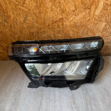 Laden Sie das Bild in den Galerie-Viewer, Frontscheinwerfer Skoda Kamiq 658941015 LED Links Scheinwerfer Headlight SCH6497801833at