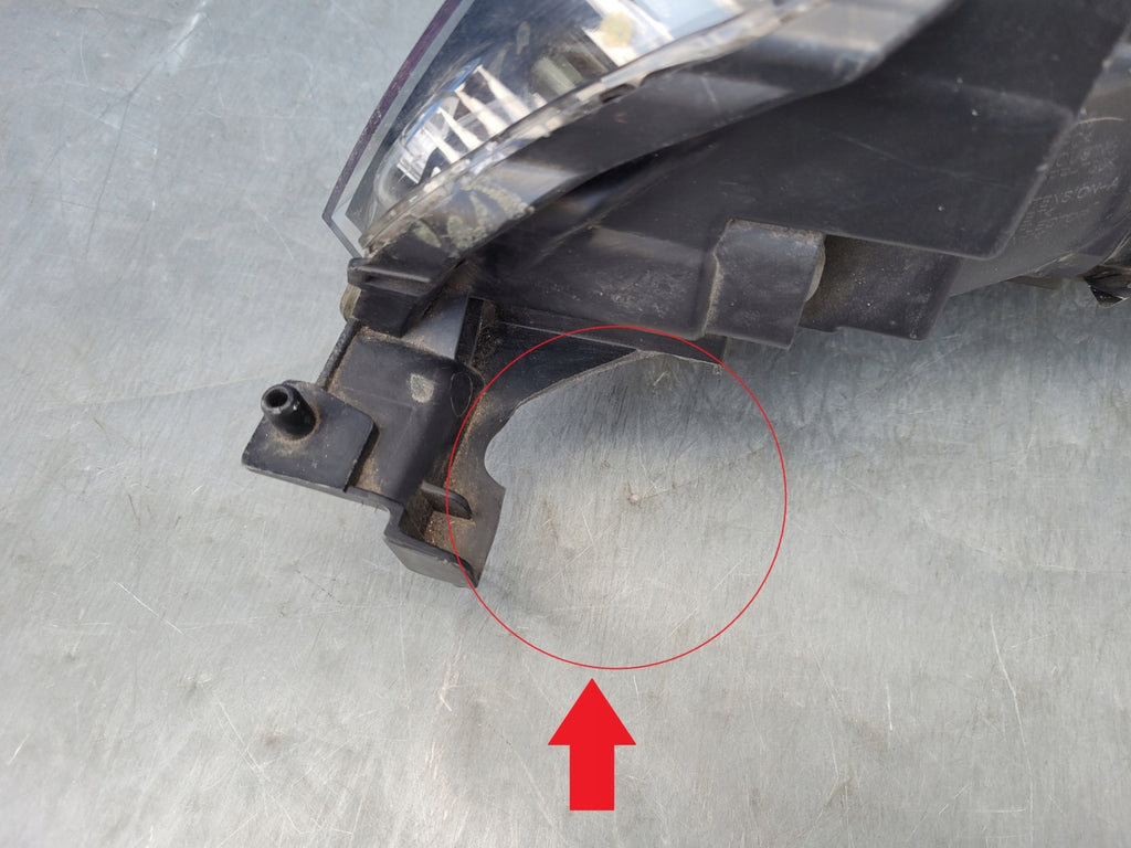Frontscheinwerfer Mitsubishi Outlander III 8301C2-04 Xenon Rechts Headlight SCH4806059715mv