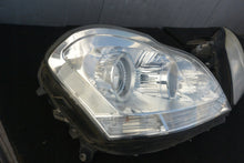 Load image into Gallery viewer, Frontscheinwerfer Mercedes-Benz W164 A1648203161 Xenon Rechts oder Links