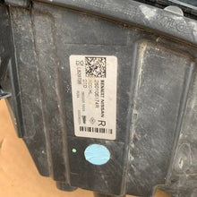 Laden Sie das Bild in den Galerie-Viewer, Frontscheinwerfer Renault Master I 260106174R LED Rechts Scheinwerfer Headlight SCH4860370288ai