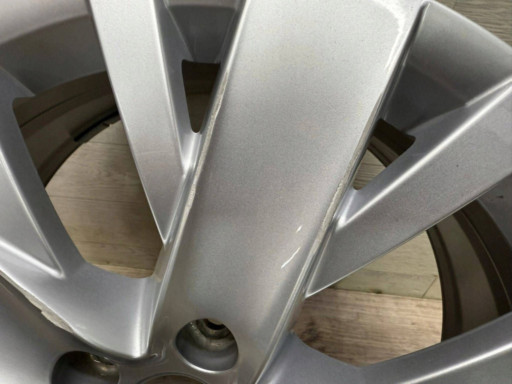 1x Alufelge 17 Zoll 7.0" 5x112 39ET Matt Silber 7N0601025L VW Sharan Rim Wheel FEL5648087383jm