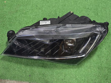 Laden Sie das Bild in den Galerie-Viewer, Frontscheinwerfer Skoda Superb III 3V19410A Bi-Xenon Rechts oder Links