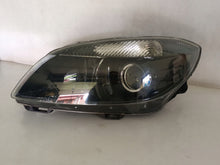 Laden Sie das Bild in den Galerie-Viewer, Frontscheinwerfer Skoda Fabia II Roomster 10-14R Links Scheinwerfer Headlight SCH1399979487if