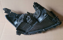 Laden Sie das Bild in den Galerie-Viewer, Frontscheinwerfer Toyota III 81170-42311 Links Scheinwerfer Headlight SCH2678147617mg