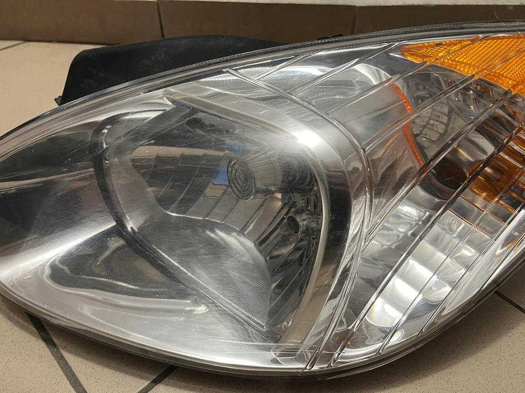 Frontscheinwerfer Hyundai Accent 92101-1E0000 Links Scheinwerfer Headlight