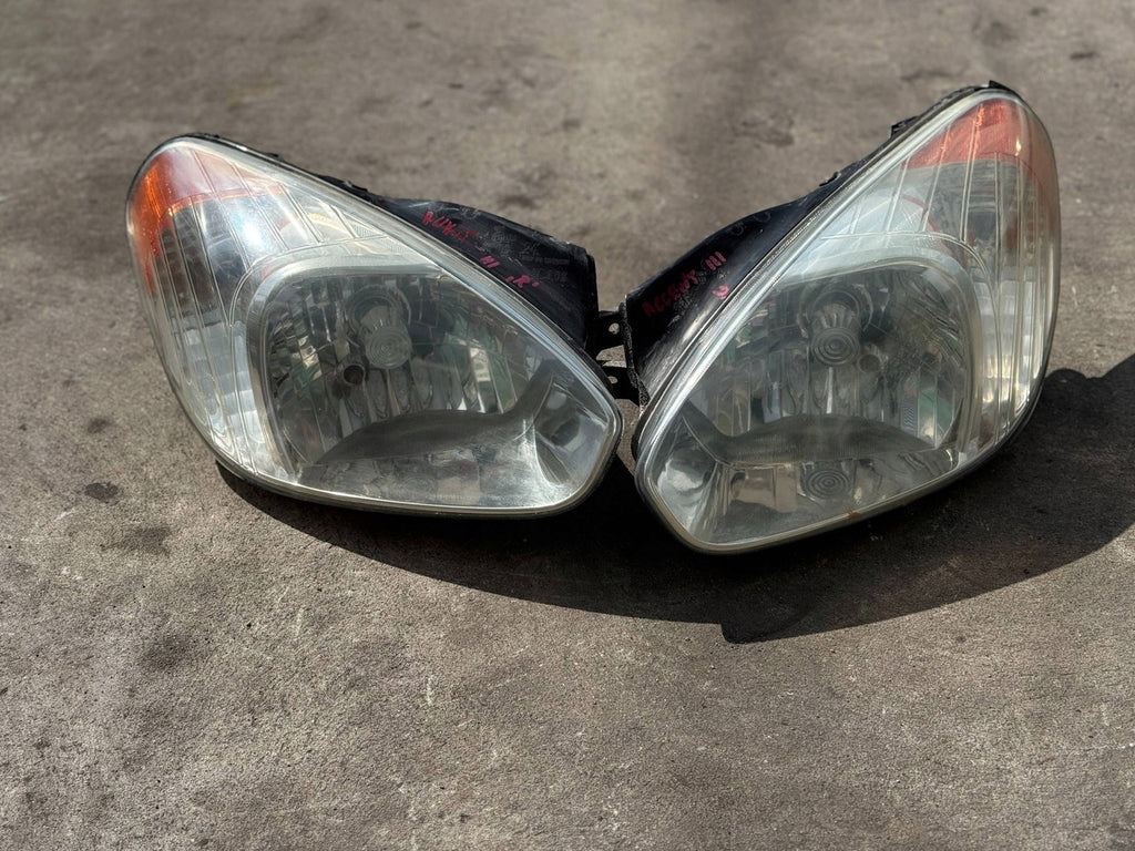 Frontscheinwerfer Hyundai Accent III 0102009990000 Ein Satz Headlight SCH1634017469as