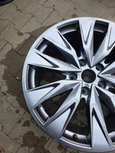 Laden Sie das Bild in den Galerie-Viewer, 1x Alufelge 20 Zoll 9.0" 5x112 Grau 85E601025 Audi E-Tron Rim Wheel FEL8041296044ey