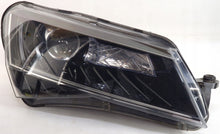 Laden Sie das Bild in den Galerie-Viewer, Frontscheinwerfer Skoda Superb III 3V1941016 Xenon Rechts Scheinwerfer Headlight